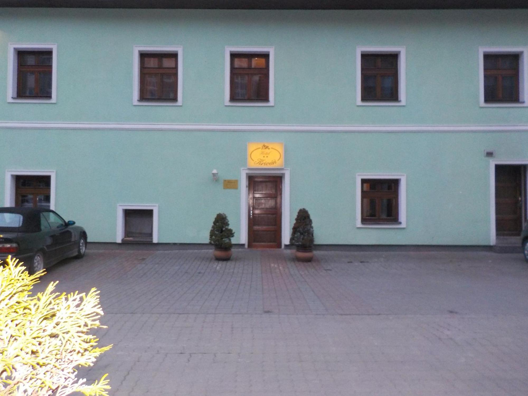 Hotel Krivan Kysucke Nove Mesto Zewnętrze zdjęcie